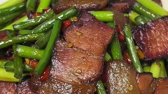 腊肉和什么炒菜好吃（腊肉和什么炒菜好吃广东）