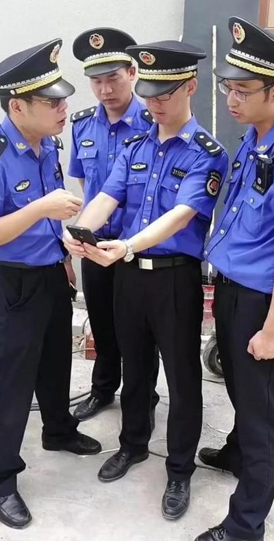 城管是警察吗（城管是公安局的吗）